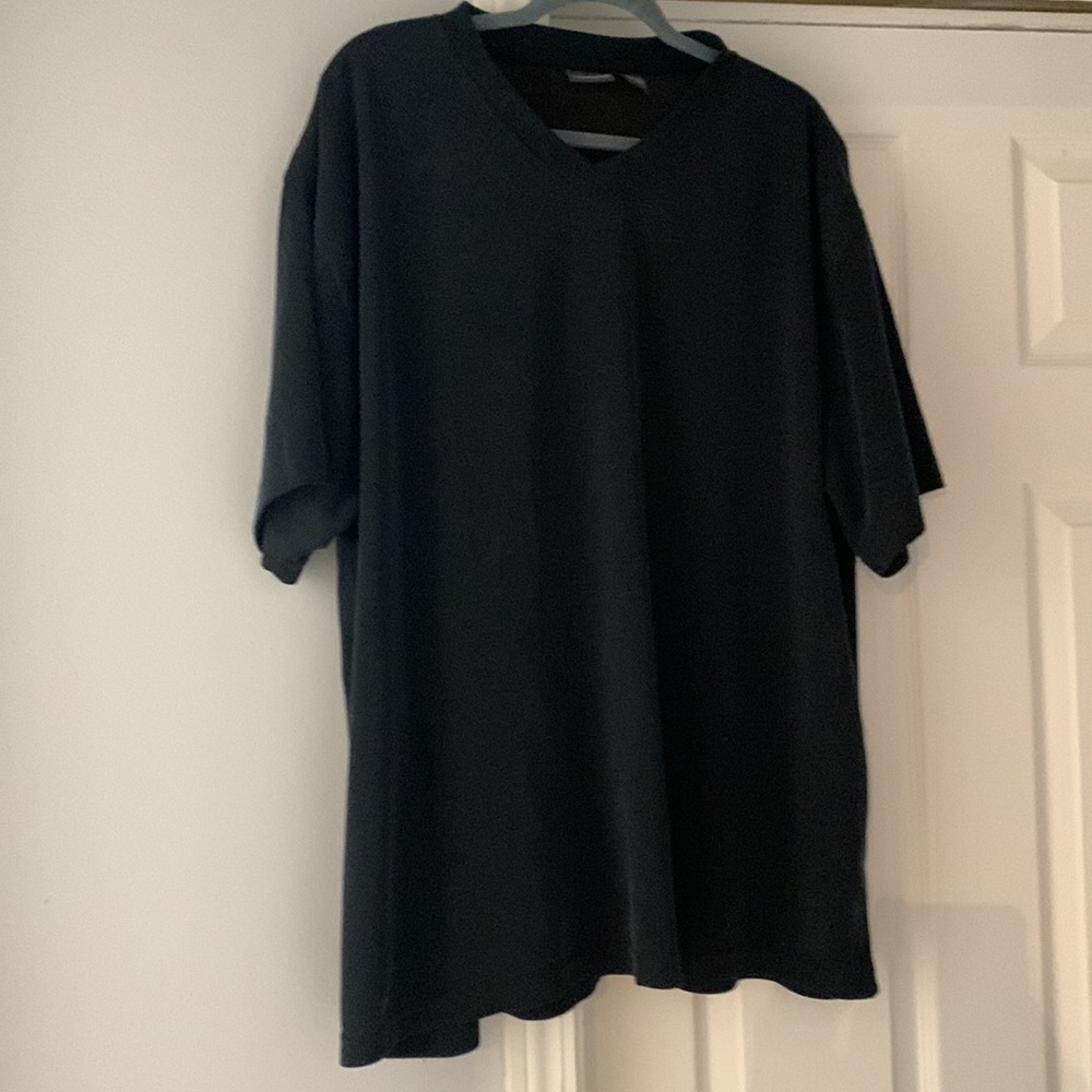 Consensus V neck plain black tee XXL